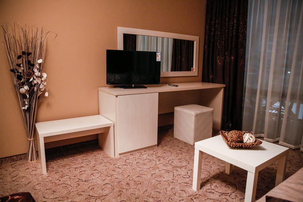Einstein House & Spa Marchevo 部屋 写真