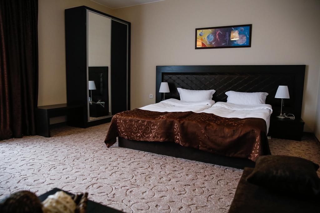 Einstein House & Spa Marchevo 部屋 写真
